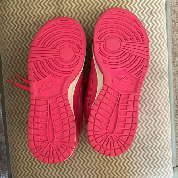 Hot pink nike dunks - Picture 3 of 5